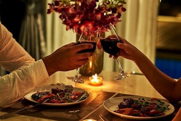 Bữa tối lãng mạn dễ chạm đến trái tim bạn hơn