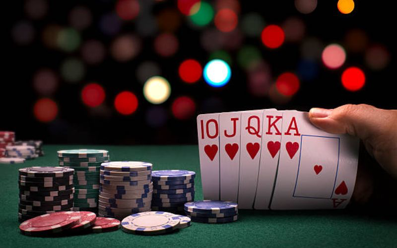 Tìm Hiểu Thứ Tự Poker Chi Tiết Nhất Cho Người Mới Bắt Đầu