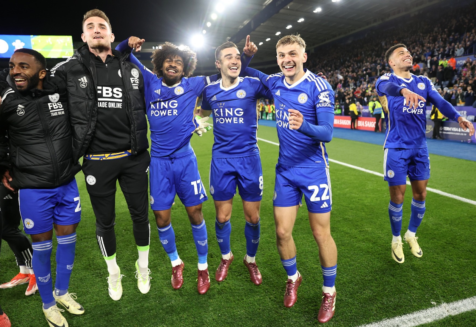 Chuyến hành trình của Leicester City: Từ Câu chuyện Cổ tích đến Những Thách thức Hiện tại