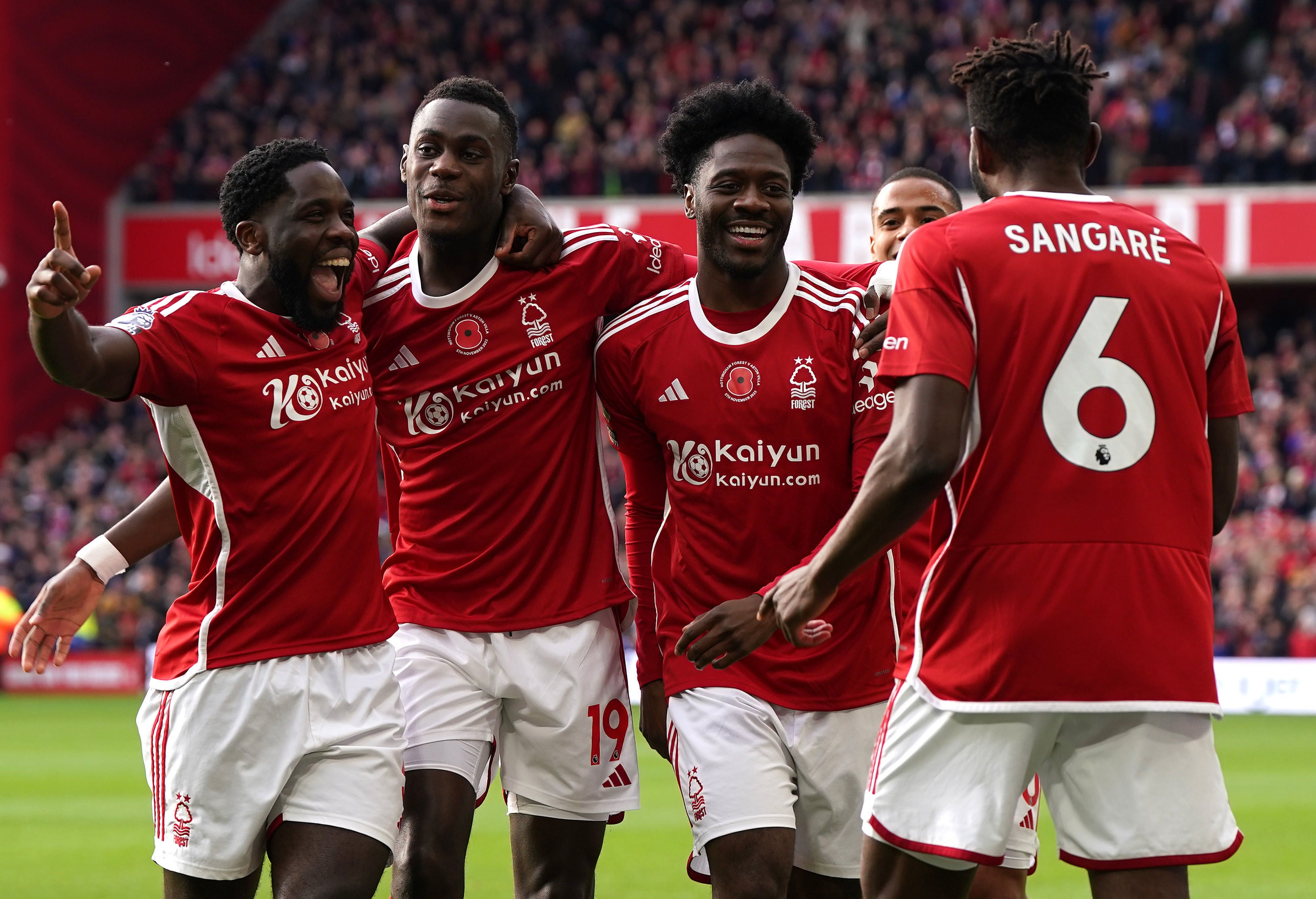 Lịch sử và phát triển của Nottingham Forest: Một câu lạc bộ bóng đá nổi  tiếng