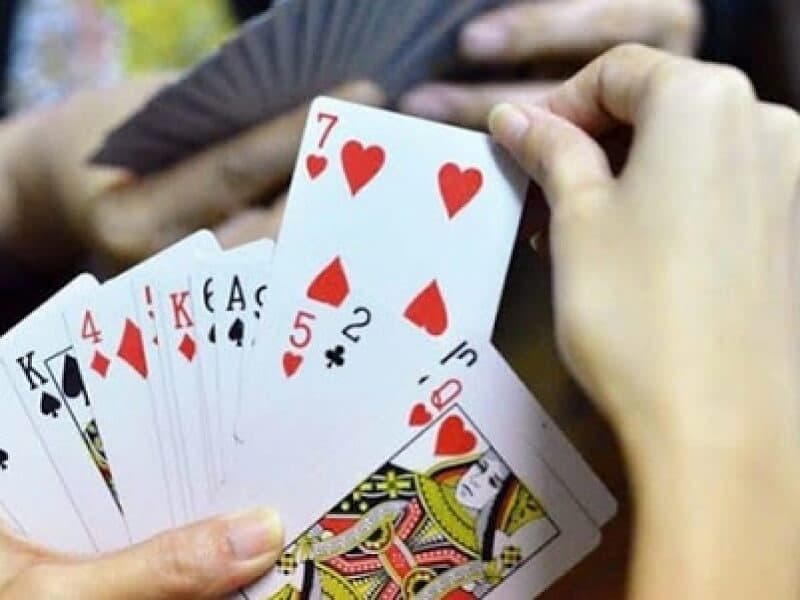 Các Thế Bài Tiến Lên Hay Nhất: Bí Kíp Thắng Từ Chuyên Gia